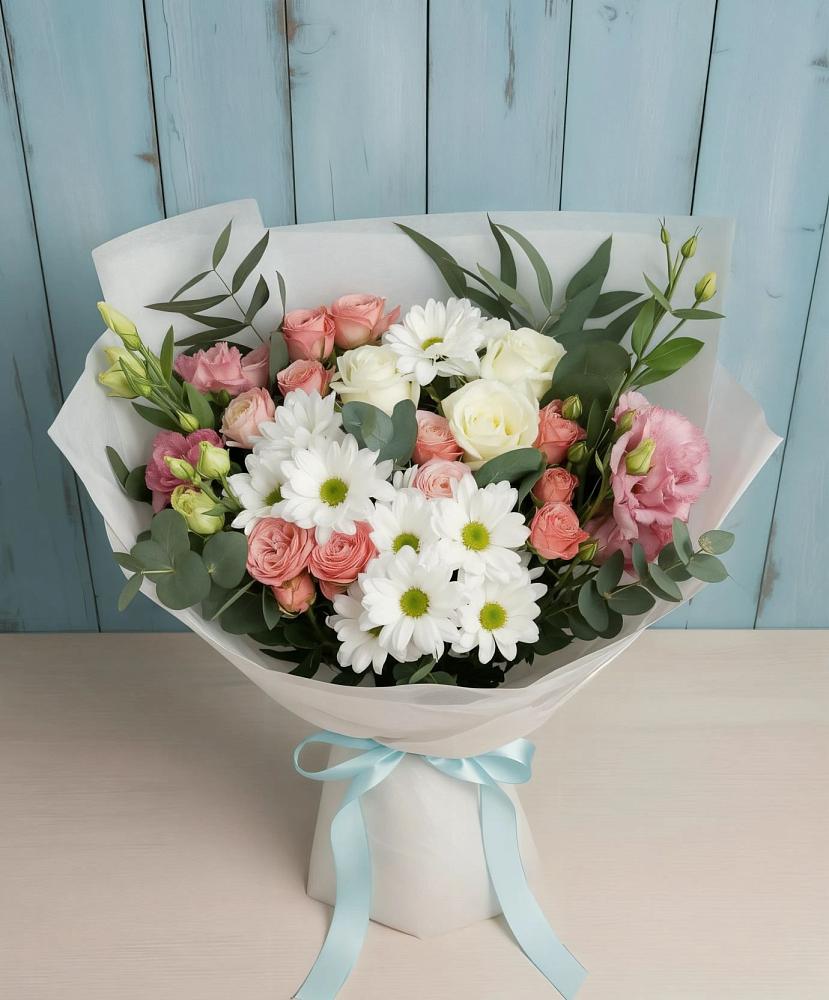 Букет цветов из: Розы, Лизиантусы и Хризантемы в Чике