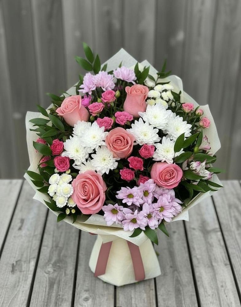 Букет цветов из: Альстромерии, Гвоздики, Розы и Хризантемы в Чике