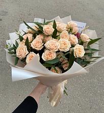 Букет Кремовые розы Латте в Чике