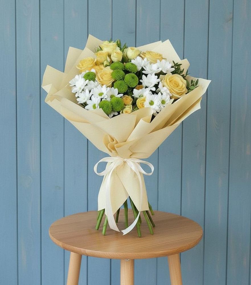 Букет цветов из: Хризантемы и Розы в Чике