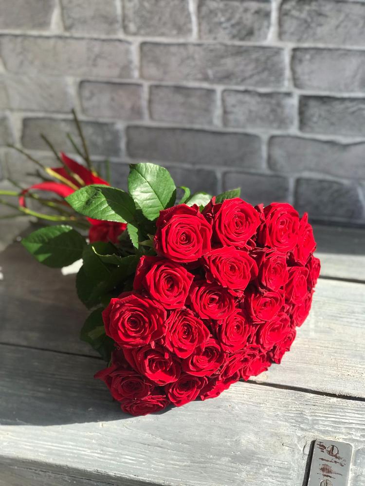 Букет Красные розы Фридом в Чике