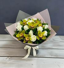 Букет цветов из:  Орхидеи и Розы в Чике