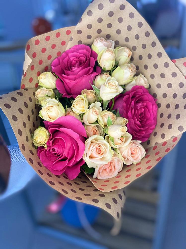 Букет цветов из: Розы в Чике