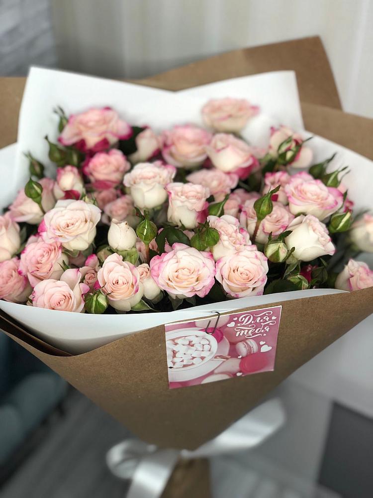 Букет цветов из: Розы в Чике