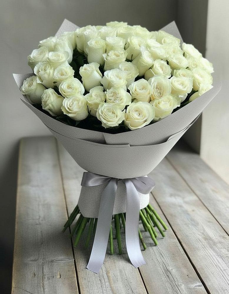 Букет 35 Белых роз в Чике