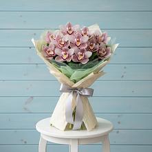 Букет цветов из:  Орхидеи и Розы в Чике