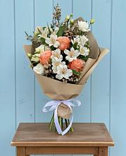 Букет цветов из:  Альстромерии, Лизиантусы, Розы и Хризантемы #REPLACE_PRED# Чике