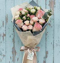 Букет цветов из:  Розы в Чике