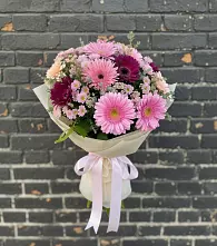 Букет цветов из:  Герберы и Хризантемы в Чике