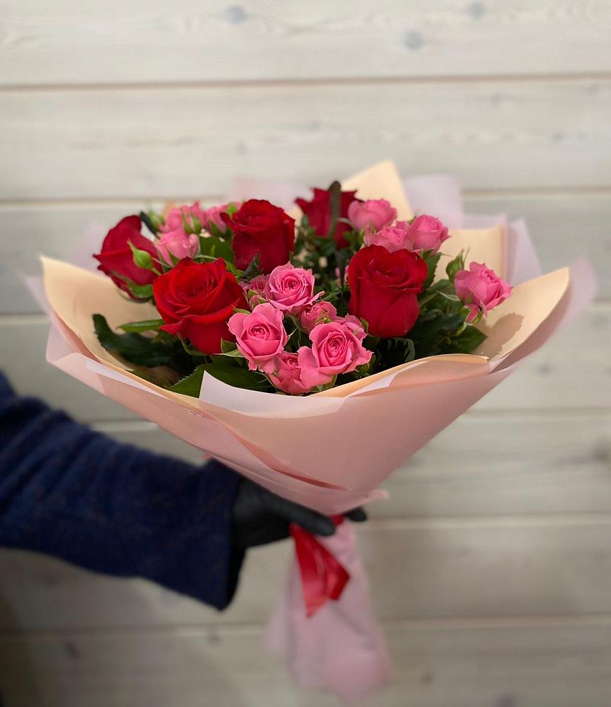 Букет цветов из: Розы в Чике