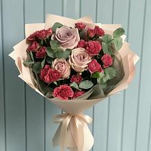 Букет цветов из:  Гвоздики и Розы в Чике