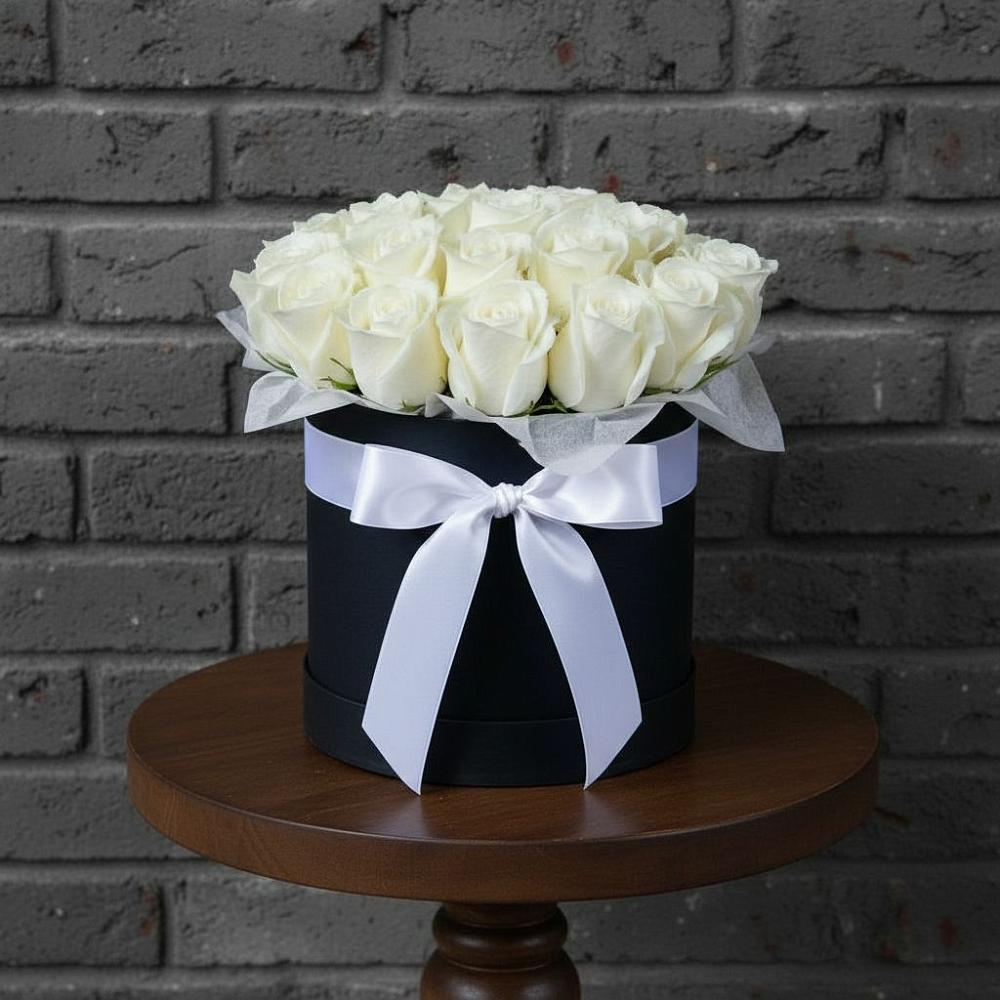 Цветочная композиция из Розы в шляпной коробке в Чике