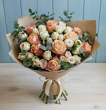 Букет цветов из:  Альстромерии и Розы в Чике